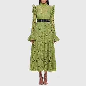 Retro tarzı 2023 sonbahar yeni moda mizaç niş tasarım Hollow dantel elbise uzun kadın tarzı