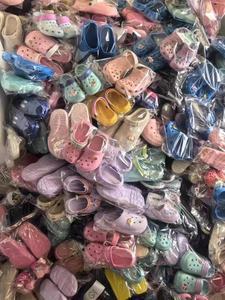 Commercio all'ingrosso della fabbrica pantofole leggere traspiranti scarpe da giardino miste per ragazzi e ragazze estate pantofole del bambino - Product Image 4