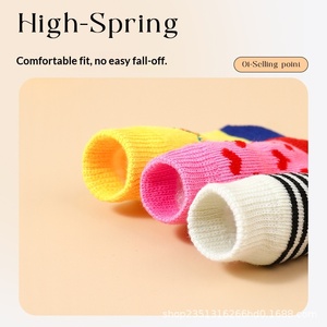 ถุงเท้าสุนัขกันลื่นแบบกำหนดเอง ลายตลก ป้องกันการเลียอุ้งเท้า - Product Image 4