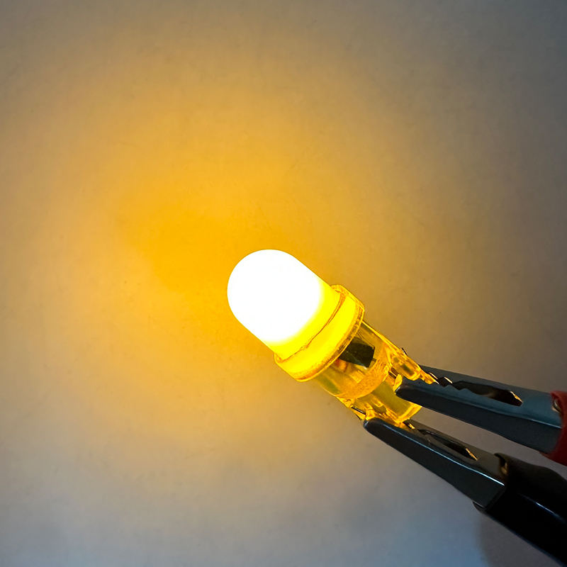 สีเหลือง