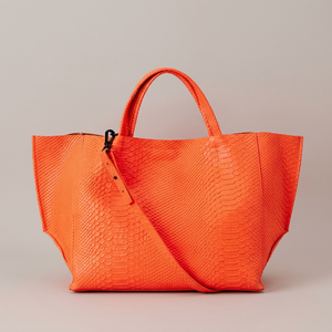 Sac à main tendance pour femmes en similicuir, grande capacité, sac fourre-tout à bandoulière, sac de shopping pour femmes avec un aspect élégant et durable - Product Image 1