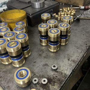 Machine de découpe de fil CNC pour l'industrie aérospatiale Décharge de fil d'armoire verticale avec composant moteur central pour la mise en forme des matériaux souhaités - Product Image 4