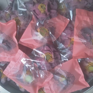 He Hua Factory Supply Getrocknete Nelumbo Nucifera Whole Red Pink Lotus Individuell verpackte wilde Natur für Weihnachten und Ostern - Product Image 6