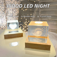 Lampe de table LED décorative en bois avec base en cristal, gravure laser 3D personnalisée, éclairage de nuit, décoration de chambre et de bureau, vente en gros