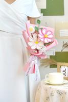 Bouquet de fleurs artificielles en crochet fait main, rose Galsang et lys, Qianzhiyu HS089, 32*21cm, coton, aspect fourrure