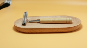 Custom Logo Biodegradable Twin <strong>Blades</strong> Disposable Shaver with Natural Bamboo Handle and Stainless Steel <strong>Blades</strong> - Product Image 4