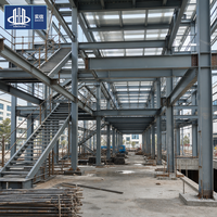 Entrepôt préfabriqué en acier avec panneaux en acier de couleur personnalisée, fabricant de bâtiments d'usine et d'ateliers à structure portique à Chongqing