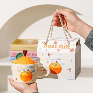 Taza de cerámica naranja con tapa y asa, diseño de dibujos animados, para uso en casa, oficina o como regalo. - Product Image 2