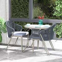 Ensemble de mobilier d'extérieur moderne, durable et imperméable pour hôtels, terrasses commerciales et espaces de loisirs, comprenant un fauteuil et une table à manger