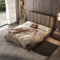 Lit de Luxe Moderne en Cuir Véritable avec Tête de Lit Capitonnée à Canneles Verticales, Lit King Size Rembourré pour Chambre Parentale