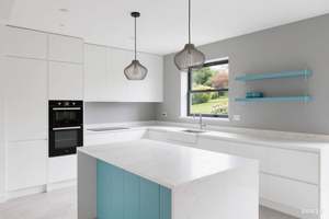 Ensemble de meubles de cuisine modulaire SANTOPOVA, design moderne et tendance, fourni par l'usine, en HDF, assemblage à domicile, en bois - Product Image 3