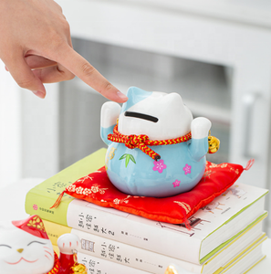 Figurine japonaise en porcelaine de 4,5 pouces prête à être expédiée, cadeau <span class=keywords><strong>Maneki</strong></span> <span class=keywords><strong>Neko</strong></span> <span class=keywords><strong>noir</strong></span> et rouge, <span class=keywords><strong>chat</strong></span> porte-bonheur en céramique - Product Image 4
