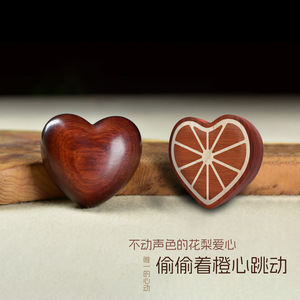Pendentif en bois de rose en forme de cœur, design orange, cadeau unisexe pour couple, breloque de mode DIY - Product Image 5