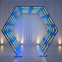 Arche hexagonale LED, cadre géométrique en métal, toile de fond pour cérémonie de mariage, salle de banquet, hôtel, décoration d'événements, impression de logo personnalisée