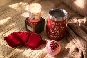 Set <span class=keywords><strong>de</strong></span> Regalo <span class=keywords><strong>de</strong></span> Baño Ecológico <span class=keywords><strong>para</strong></span> las Fiestas Navideñas | Kit Completo <span class=keywords><strong>de</strong></span> Spa <span class=keywords><strong>para</strong></span> Ducha con Empaque Reciclable | Con <span class=keywords><strong>Bolas</strong></span> <span class=keywords><strong>de</strong></span> Sal <span class=keywords><strong>para</strong></span> Baño, Regalo <span class=keywords><strong>de</strong></span> Navidad - Product Image 5