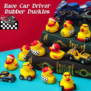 Pilote de course 2 pouces masse personnalisé imprimé PVC caoutchouc en forme de canard baignoire jouets de bain avec motifs ajoutés - Product Image 2