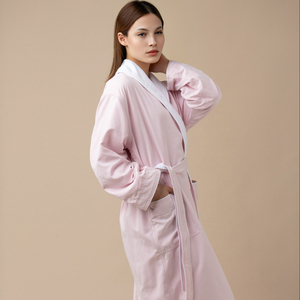 100% poliester Gabardine jubah mandi wanita jual cepat jubah mandi merah muda Satin desain sederhana jubah mandi