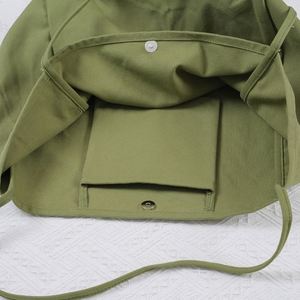 Sac fourre-tout en toile de couleur unie de 16 oz avec poche intérieure, réutilisable, écologique, style féminin, étiquette OEM - Product Image 3