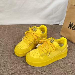 Baskets décontractées à lacets pour femme, style universitaire, plateforme, bout rond, semelle épaisse, couleur orange, collection Printemps-Été 2025 - Product Image 1