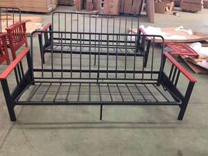 Sofá Cama Futón de Madera y Metal con Brazos, Muebles Desarmables Populares en EE. UU. - Product Image 5