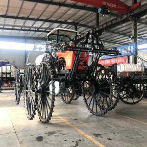 Pertanian Fumigator otomatis 1000L traktor Self propeled Sugarcane tinggi Ground Clearance Boom Sprayers penyebar - Product Image 2