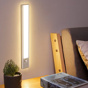 <span class=keywords><strong>Lampe</strong></span> moderne rechargeable à détecteur de mouvement alimentée par batterie sans fil <span class=keywords><strong>pour</strong></span> <span class=keywords><strong>placard</strong></span> à DEL Éclairage intelligent personnalisé 5V en aluminium - Product Image 1