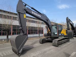 Chinese <b>Cheap</b> Used Excavator VOLVO 220 EC220 Construction Digger with Good Condition 22Ton Used VOLVO EC220 Crawler Excavator - Product Image 1