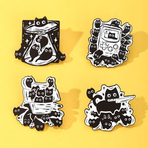 دبوس معدني مطلي بالإيبوكسي بتصميم قطة سوداء إبداعي، إكسسوار عصري لتزيين الحقائب، هدايا ممتعة للطلبات بالجملة - Product Image 4