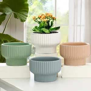 Pot tanaman keramik sederhana, Pot bulat garis-garis vertikal