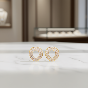 Orecchini a Perno E1488 in Oro con Cristalli Baguette Affusolati, Incastonatura a Canale, Design Geometrico di Lusso per Uso Quotidiano Femminile - Product Image 2