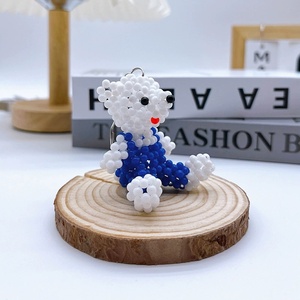 Llavero de Oso Lindo Personalizable con Cuentas Acrílicas de 4mm, Hecho a Mano, para Regalo de Novio/Novia, Decoración de Bolsos y Llaveros de Coche - Product Image 6