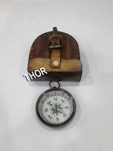 Boussole nautique à poche plate en laiton boussole Marine en laiton avec boîte en cuir marron - Product Image 3