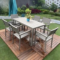 Ensemble de table et de chaises en WPC pour l'extérieur, léger, durable, moderne, minimaliste, villa, cour, jardin, patio, balcon populaire, café, salle à manger