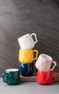 Taza de Café de Cerámica Moderna y Sencilla con Diseño de Diamante Tridimensional - Product Image 3