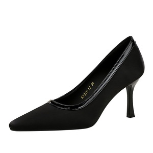 322 Zapatos de Tacón Cuadrado Bajo de Satén para Mujer, Estilo Antiguo Sencillo, Sin Cordones, Tacón Fino, Versátiles, Cómodos, Alta Calidad - Product Image 3