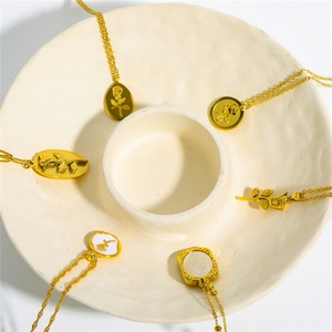 Wholesale Stainless Steel Women Jewelry <b>Necklace</b> Custom Gold Plated Flower <b>Necklace</b> - Product Image 2
