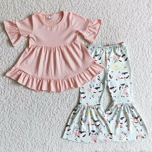 Conjunto de 2 piezas para niña RTS Boutique: Túnica con volantes y pantalones acampanados con estampado de girasoles y vacas estilo western, ecológico y casual. - Product Image 3