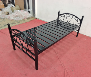 Lit simple en métal à tube carré en acier noir robuste en fer forgé <span class=keywords><strong>pas</strong></span> <span class=keywords><strong>cher</strong></span> - Product Image 1