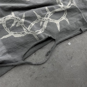 เสื้อยืดสกรีนลายวินเทจ ผ้าฝ้าย แขนยาวลายวาฟเฟิลสองชั้น แต่งขาดสไตล์ดิสเทรส ล้างสีแบบสโตนวอช สำหรับผู้ชาย - Product Image 3