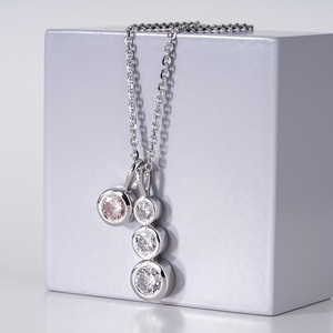 Collar con Colgante de Diamante Cultivado en Laboratorio de Primera Calidad en Oro de 14K para Mujer, Joyería Fina Elegante con Brillo Brillante y Estilo Clásico - Product Image 2