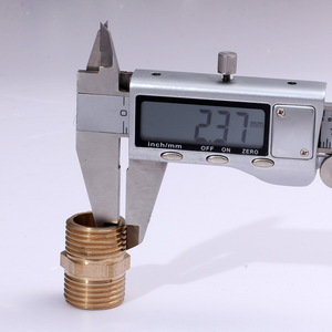 Conector Roscado de Cobre de 28 mm x 20 mm, Conector de Tubería Macho-Hembra, Unión Redonda de Latón para Uso en Plomería - Product Image 3