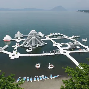 Commerciale gonfiabile galleggiante parco acquatico scivolo per adultst galleggiante parco acquatico