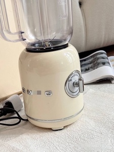 Retro Style Electric Blender with 600W Motor 800ml Capacity BPA Free Stainless Steel for Smoothies Soups Ice Crushing & Chopping - Product Image 2