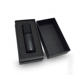 Venta al por mayor de encargo de embalaje de regalo negro de Perfume cuadrado de la <span class=keywords><strong>caja</strong></span> de papel - Product Image 1