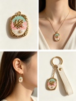 Pendentif ovale en émail coloré YWXS plaqué or avec bord martelé et détails de perles, breloque feuille en émail, collier vintage en métal à faire soi-même