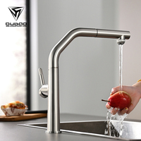 Robinet de cuisine moderne de luxe à poignée unique, installation à trou unique avec fonction eau chaude et froide