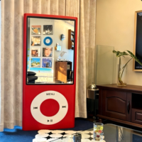 Miroir mural géant personnalisé en forme d'iPod, miroir décoratif en bois coloré en forme d'iPod pour café-bar