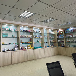 Samtoy multifunción espacio bebé cama giratoria campana luz música proyección radio control <span class=keywords><strong>cuna</strong></span> bebé móvil bebé niño juguete - Product Image 3