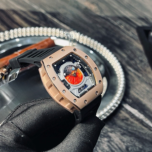 Reloj Tourbillon Astronaut Mars 52-05 con Caja de Oro Rosa, Esfera Artística con Diseño de la Tierra y Correa de Caucho Negra - Product Image 3