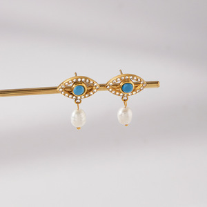 Pendientes de ojo de diablo con perla de agua dulce e incrustaciones de cristal, joyería de acero inoxidable para uso diario. - Product Image 3